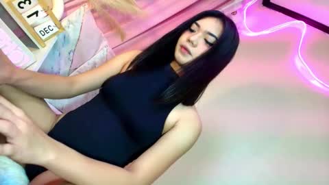 Farrah Zarake online show from December 13, 8:48 pm