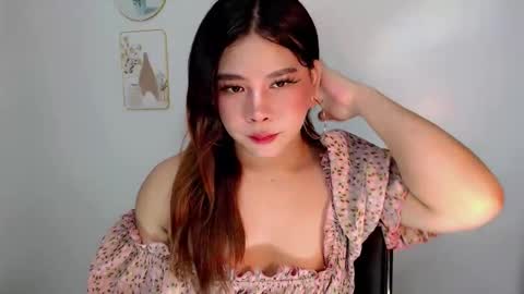 Jasmine online show from May 2, 10:48 pm