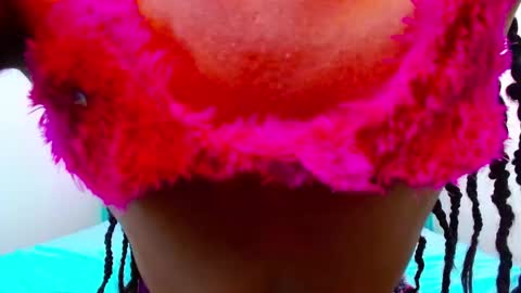 Ella online show from November 27, 6:43 pm