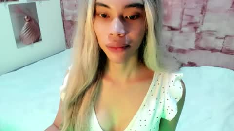 fuckingsexy143 online show from April 23, 6:21 am