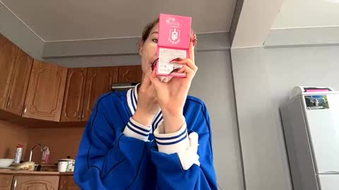 Emmi online show from September 16, 5:12 am