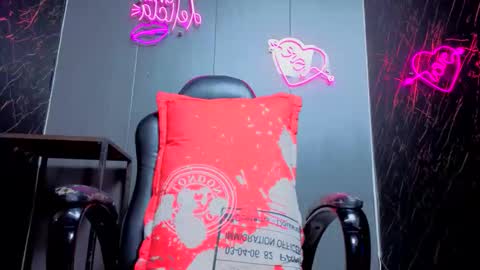 gewn2004 online show from November 10, 5:58 pm