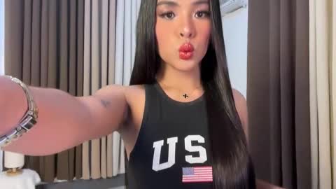 queen ronna online show from May 4, 11:10 pm