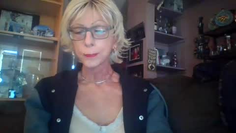 Girlinrock online show from June 7, 1:02 am