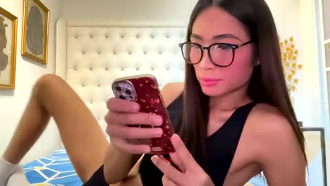 gleiahong online show from May 1, 3:49 pm