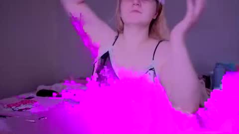 Glitch online show from June 23, 8:33 am
