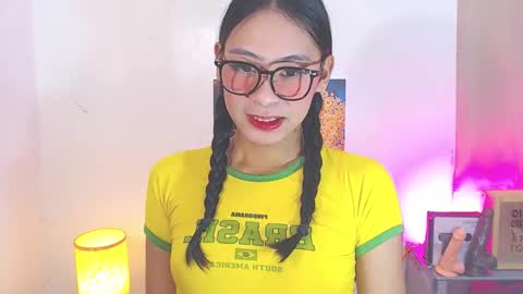 Kyla and Nian online show from November 21, 12:33 am