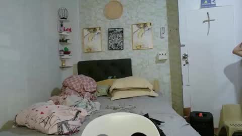 geneviev online show from May 14, 6:27 pm