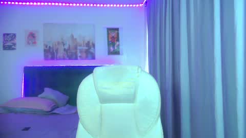 goth_minerva online show from May 4, 1:38 pm