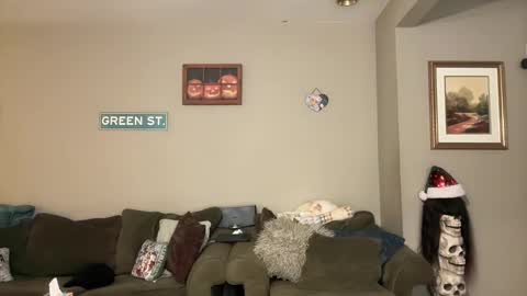 Snapshot of greenxxxqueen chatting on December 10, 5:13 am SexQueen Nikki online show from December 10, 5:13 am