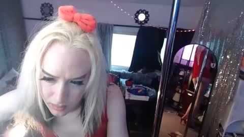 halovalentine online show from April 29, 6:36 pm