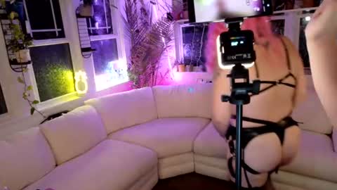 Harley Lockhart online show from June 22, 3:36 am