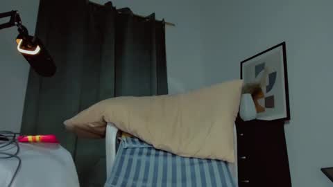 heaven_puertas online show from September 9, 4:33 am