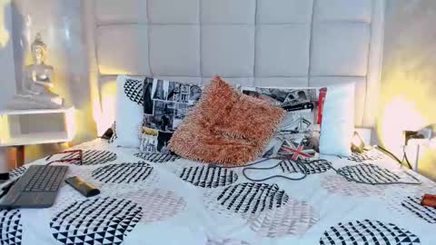 Keira Hecate online show from December 18, 7:19 pm