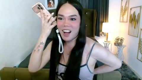yumi online show from May 13, 7:56 pm