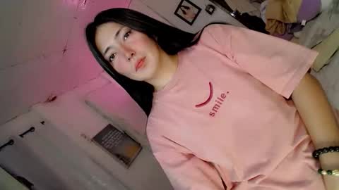 its me CLAUDIA online show from March 18, 5:19 am