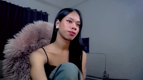 Yllana Marie online show from April 28, 2:32 pm