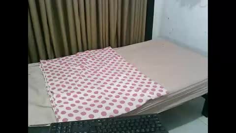 hot_jenile01 online show from May 8, 9:55 pm