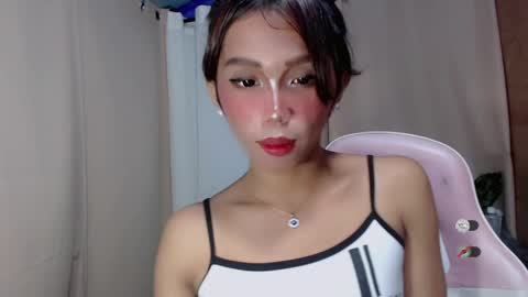 Khianna online show from May 4, 3:17 pm
