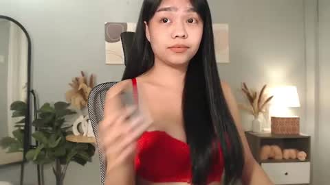 hotasian_gabby69 online show from May 2, 3:28 pm