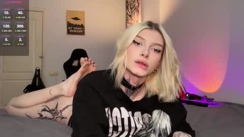 hotchubently online show from November 9, 7:53 am