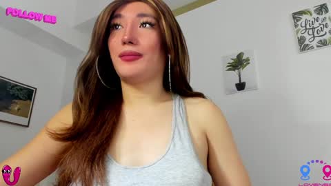 crishinahotty online show from January 3, 8:10 am