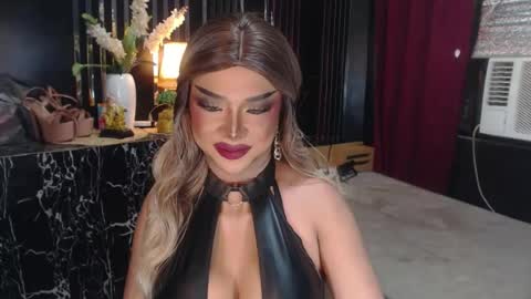 Christine online show from August 4, 9:15 am