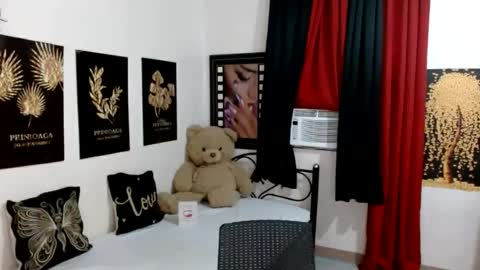 hugecockgoddessx online show from July 11, 9:46 am