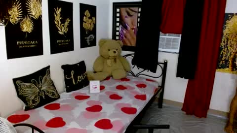 hugecockgoddessx online show from July 20, 3:14 pm