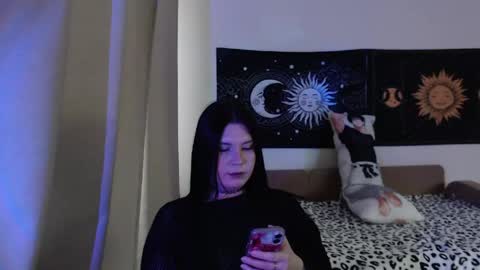 Vella online show from April 26, 1:42 pm