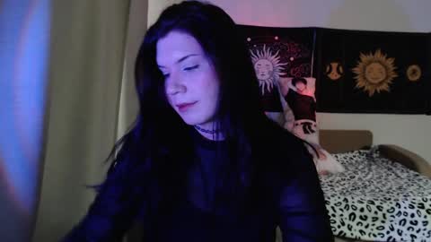 Vella online show from May 4, 2:11 pm