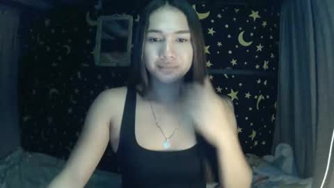 Snapshot of insulting_whoreifica chatting on January 6, 4:02 pm MAXINE online show from January 6, 4:02 pm