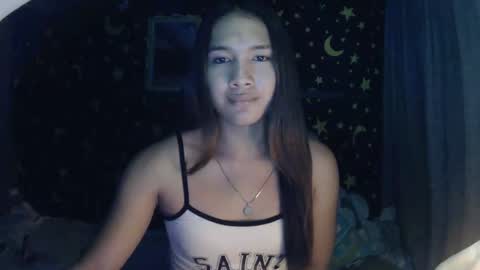 Snapshot of insulting_whoreifica chatting on January 8, 4:44 pm MAXINE online show from January 8, 4:44 pm