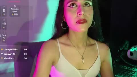 Isabella Hall online show from August 4, 10:48 pm