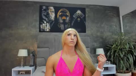 Isa Lancaster online show from February 7, 7:20 pm