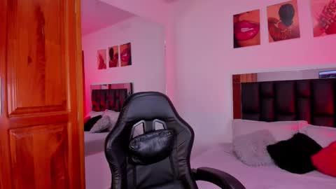 Isabella Moon9 online show from February 19, 11:39 am