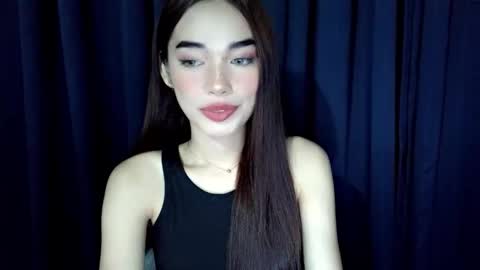 Isabelle online show from April 27, 1:42 pm