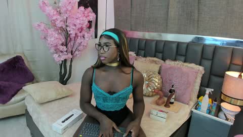 Iseey online show from January 9, 8:45 am