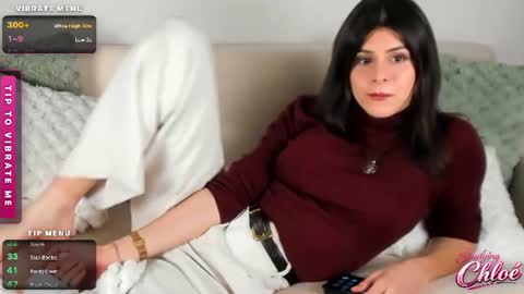 itschloelaurent online show from August 4, 9:31 pm