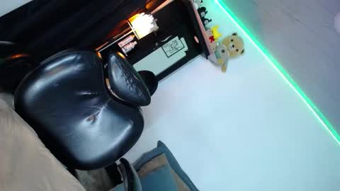 Snapshot of ivan_standford chatting on October 3, 9:09 am y  online show from October 3, 9:09 am