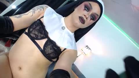 Snapshot of ivan_standford chatting on November 1, 3:04 am y  online show from November 1, 3:04 am