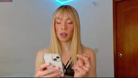 Ivonny online show from December 18, 8:25 pm