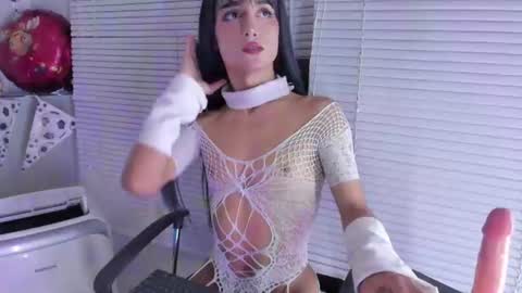 ivymilleer online show from June 25, 1:58 am