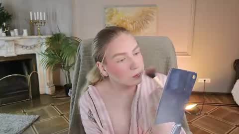jes_solar online show from June 27, 9:32 pm