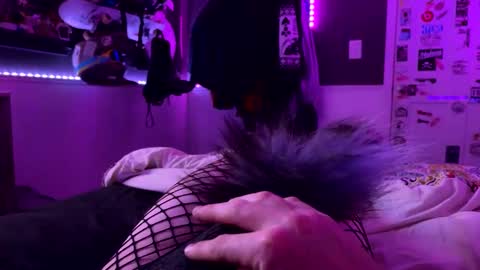 Snapshot of jrod11229 chatting on October 24, 2:27 am Femmy online show from October 24, 2:27 am