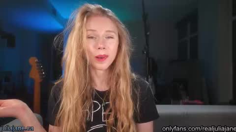 Julia Jane online show from March 11, 2:37 am