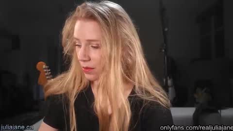 Julia Jane online show from March 13, 2:50 am