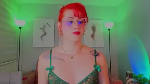 Juliana online show from March 17, 10:33 pm