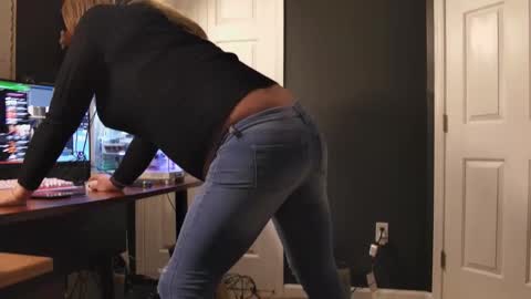 Julie TS online show from February 15, 10:25 am