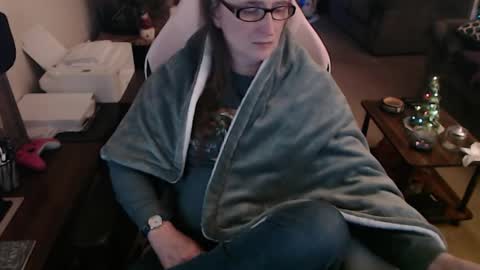 Camprincess331 online show from December 19, 2:39 am